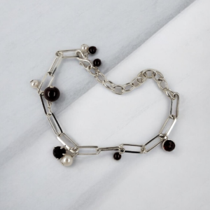 Bracelet en argent, grenat et perles de culture