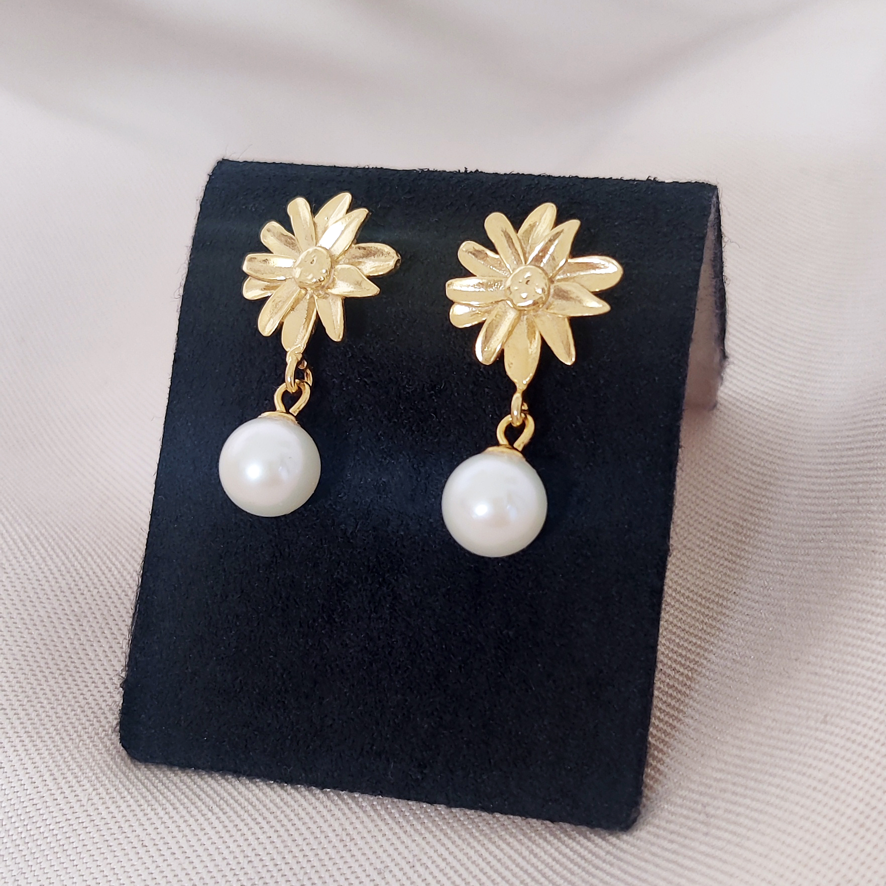 Boucles d'oreille en argent et perle d'eau douce – Image 2