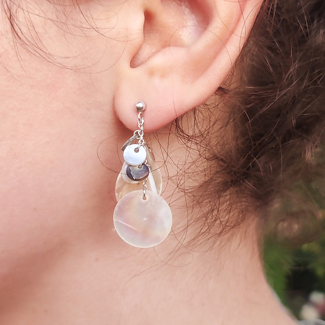 Boucles d'oreille en argent et nacre – Image 5